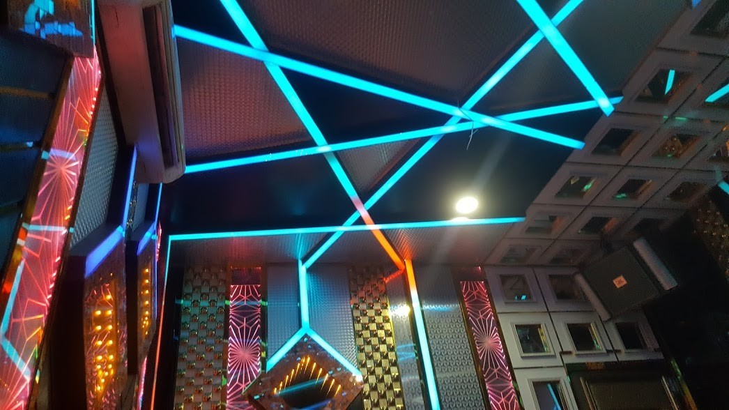 Hình thi công phòng Karaoke gia đình hiện đại Nexttop 8