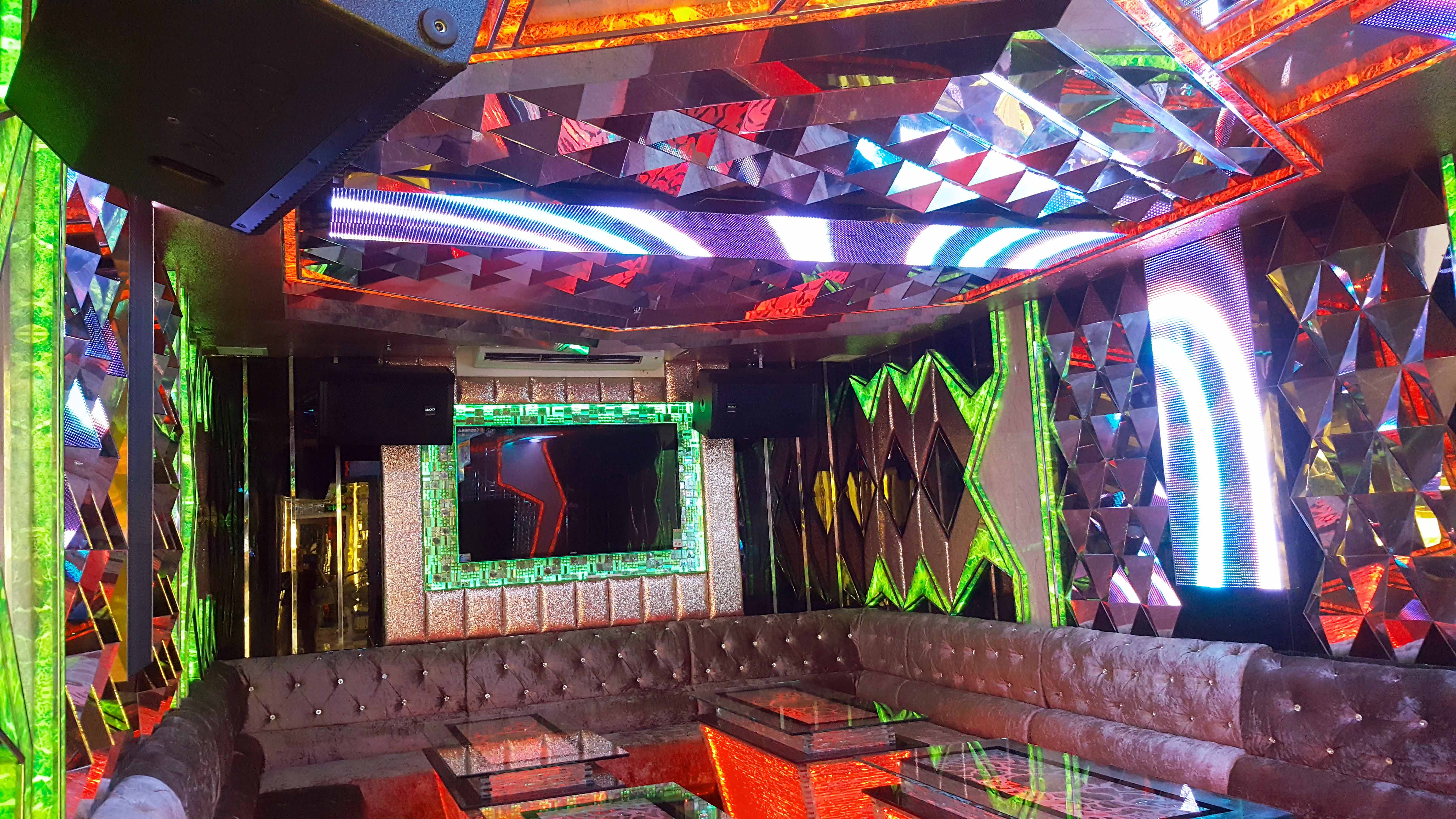 Hình thi công phòng karaoke hiện đại 7 Hình thi công phòng karaoke hiện đại 7