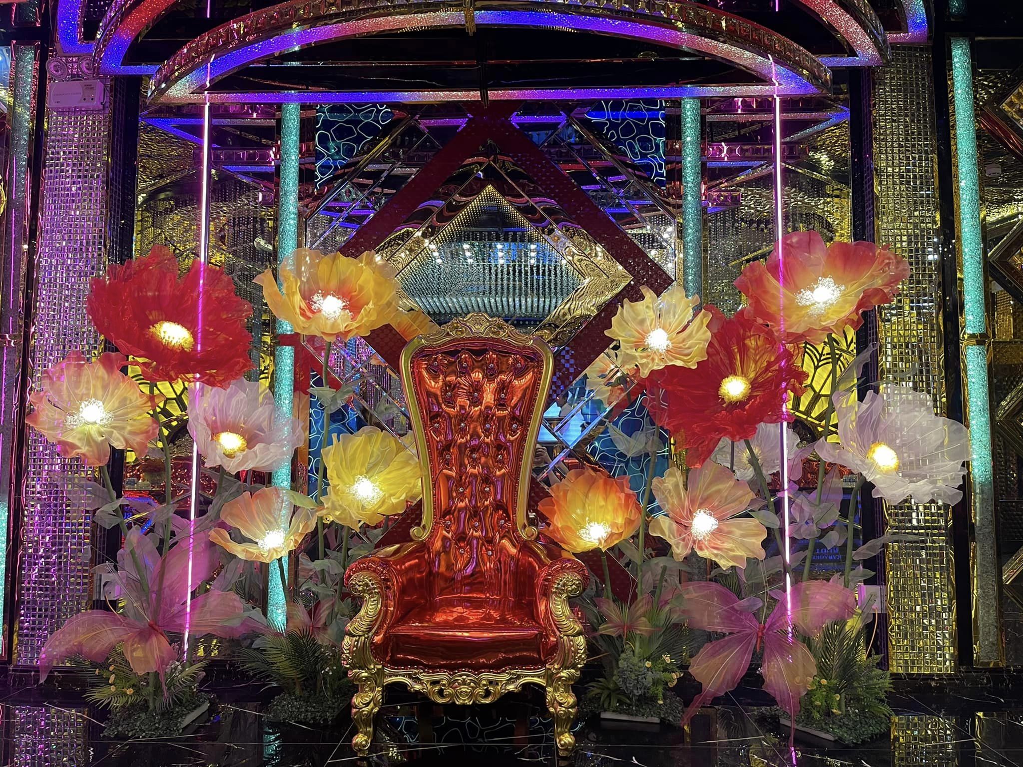 Hình ảnh thi công sảnh đón karaoke thực tế tại KTV Ruby