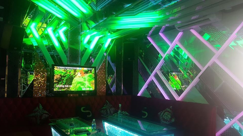 Hình hiệu ứng ánh sáng cho phòng karaoke 12