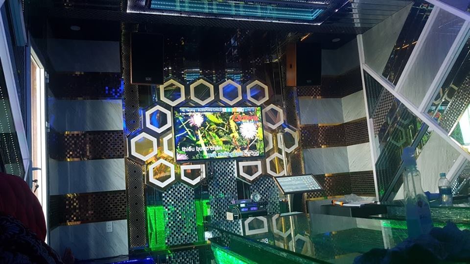 Hình hiệu ứng ánh sáng cho phòng karaoke 5