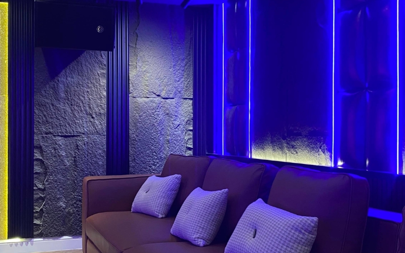 Hình ảnh thi công thực tế phòng karaoke gia đình Hình ảnh thi công thực tế phòng karaoke gia đình